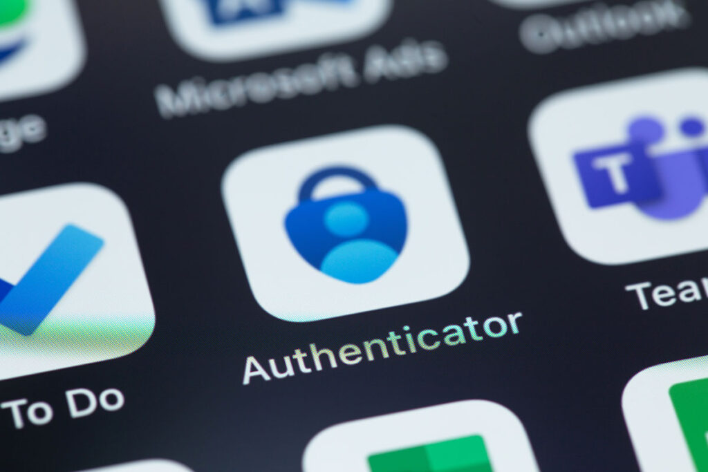 La AEPD impone una multa de 48.000 euros por exigir a los empleados el uso de su teléfono personal para fines corporativos